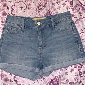 High rise Hollister light wash shorts